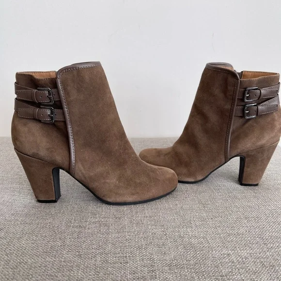 Sofft Brown Suede Leather Zip Ankle
BOOTS Womens Size 7 M - Picture 6 of 6